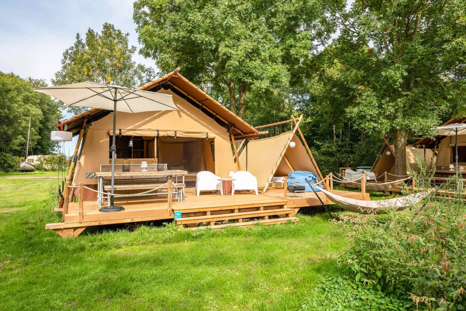 Cozy Lodge with Teeny Lodge at Camping Vrijhaven in Heeg